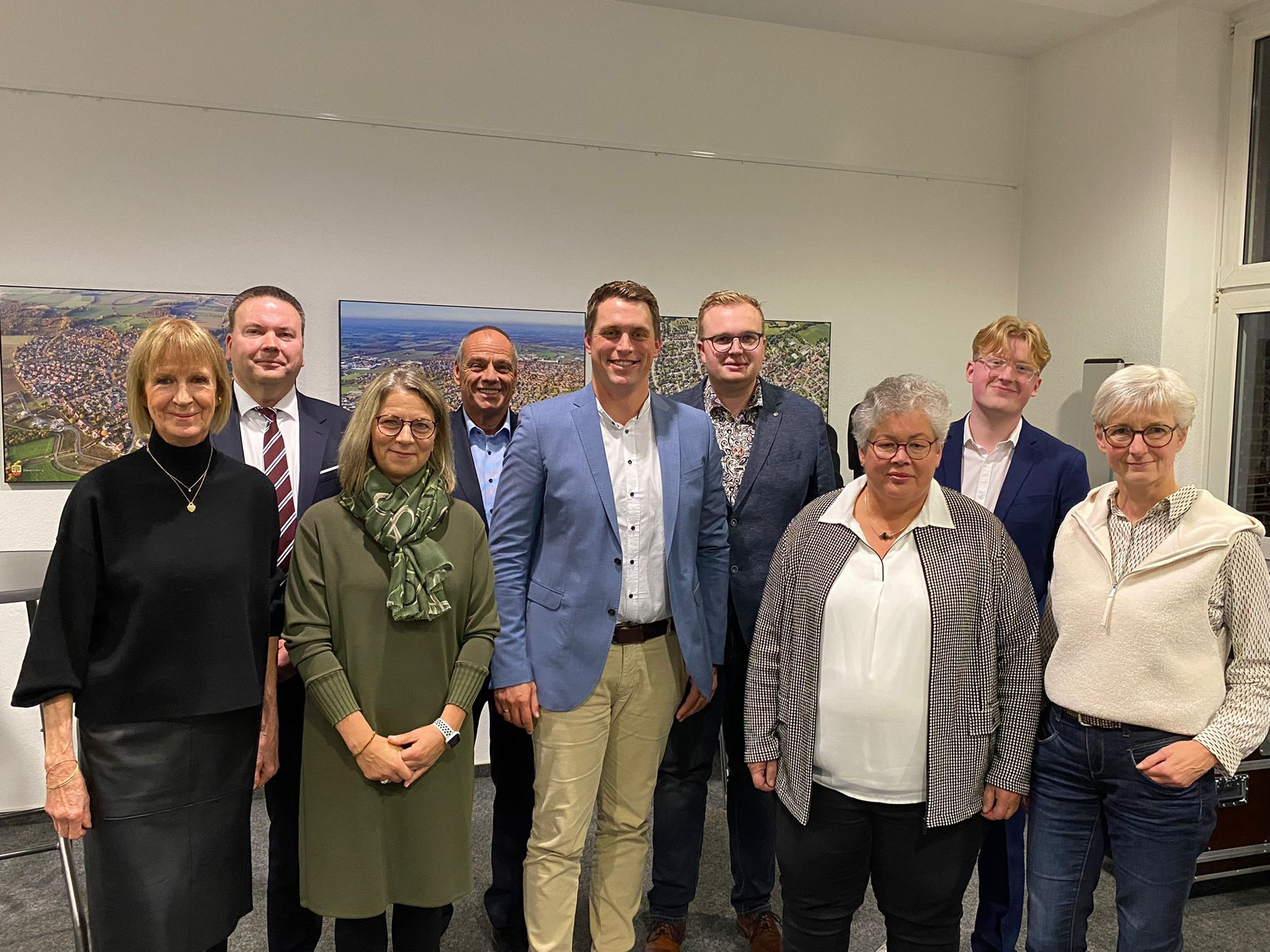Bild v.l.n.r.:  Maria Schulte-Loh, Thomas Franzke, Sabine Alba-Klause, Rainer Haake, Maximilian Sandhowe, Johannes Wienecke, Gisela Lamkowsky, Tim Abbenhaus & Gudula Maurer